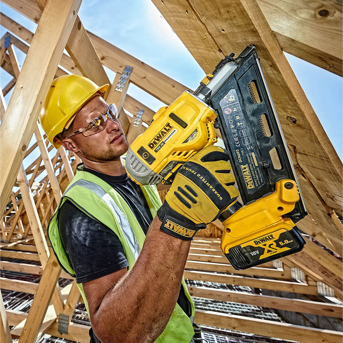 DeWalt Nail Gun Cordless 18V Li-ion DCN692N-XJ First Fix 90mm Compact Body Only - Image 2