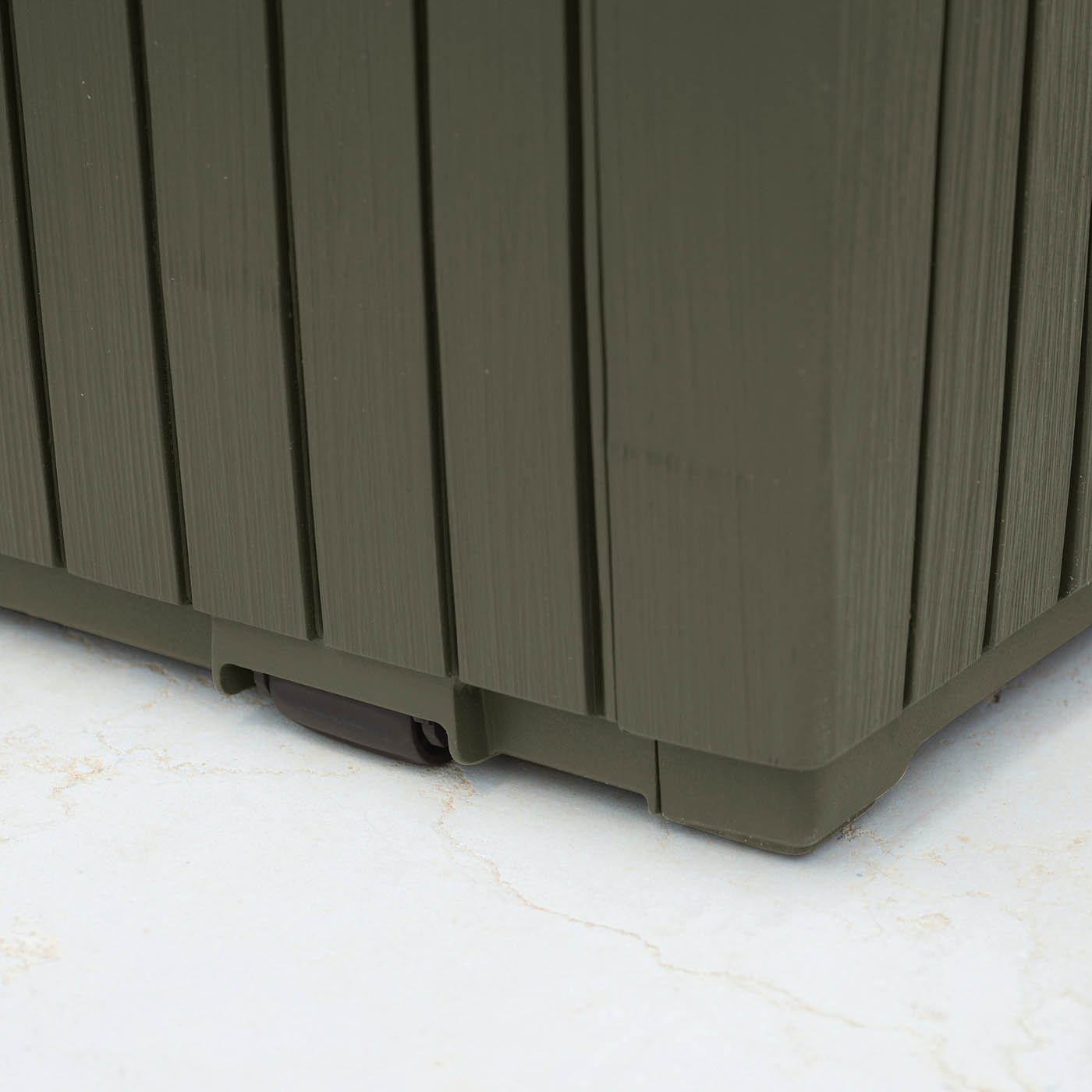 Keter Darwin 305L Resin Garden storage box - Green - Image 6