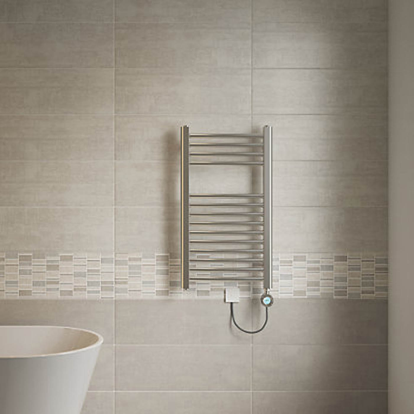 Flomasta 700mm x 400mm 512BTU Chrome Curved Electric Towel Radiator - Image 2