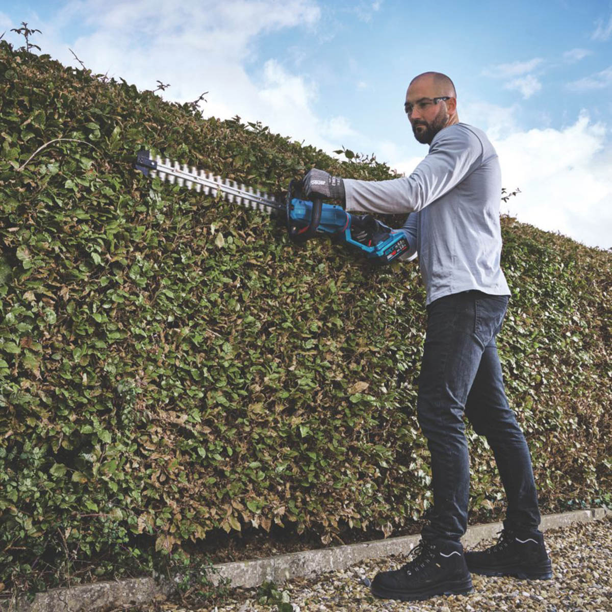 Erbauer Hedge Trimmer Cordless ERT1027GHT 60cm 36V Li-Ion EXT Body Only - Image 4