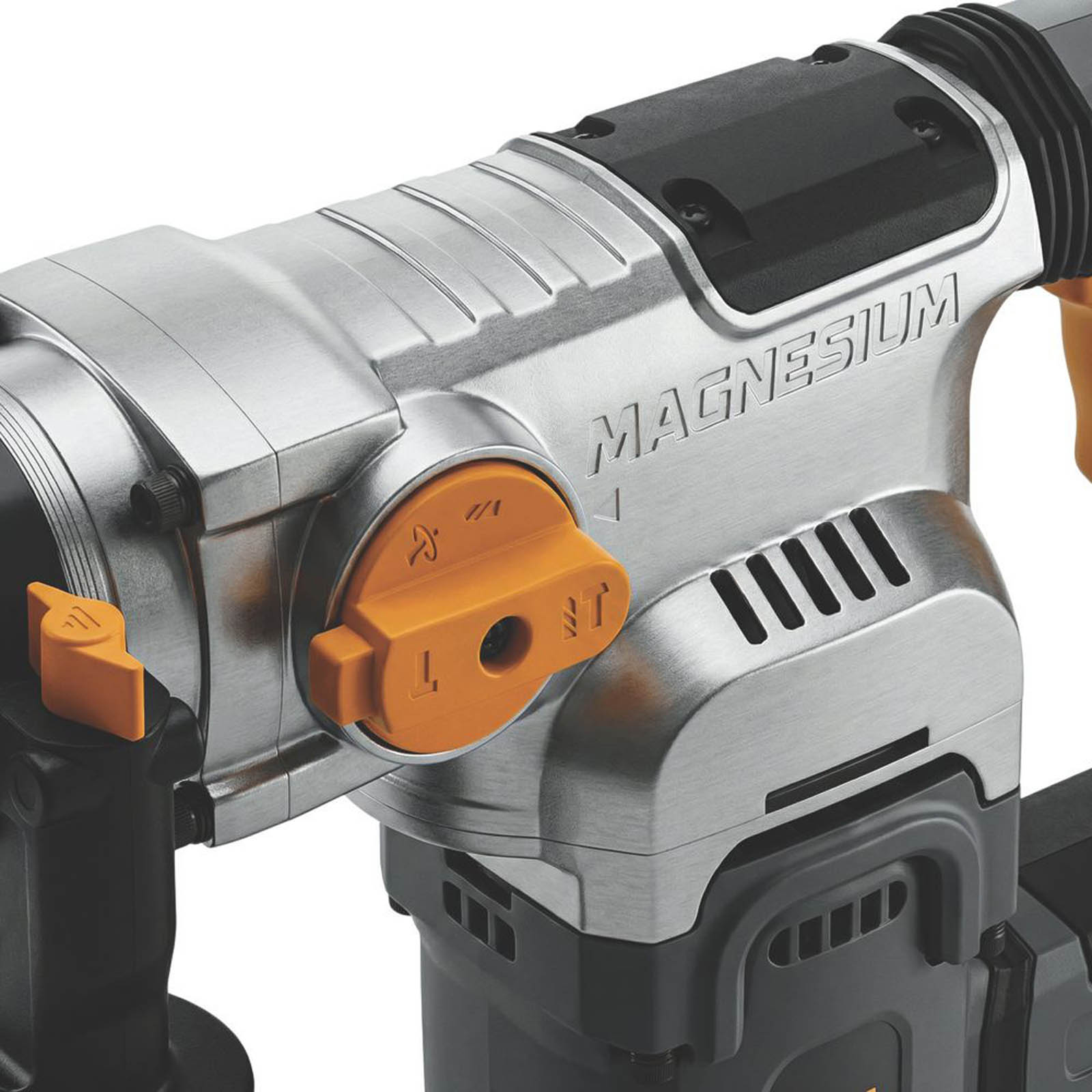 Titan TTB1341SDS 5.12kg Electric SDS Plus Hammer Drill With 22-Piece Accessory Set 230-240V - Image 5