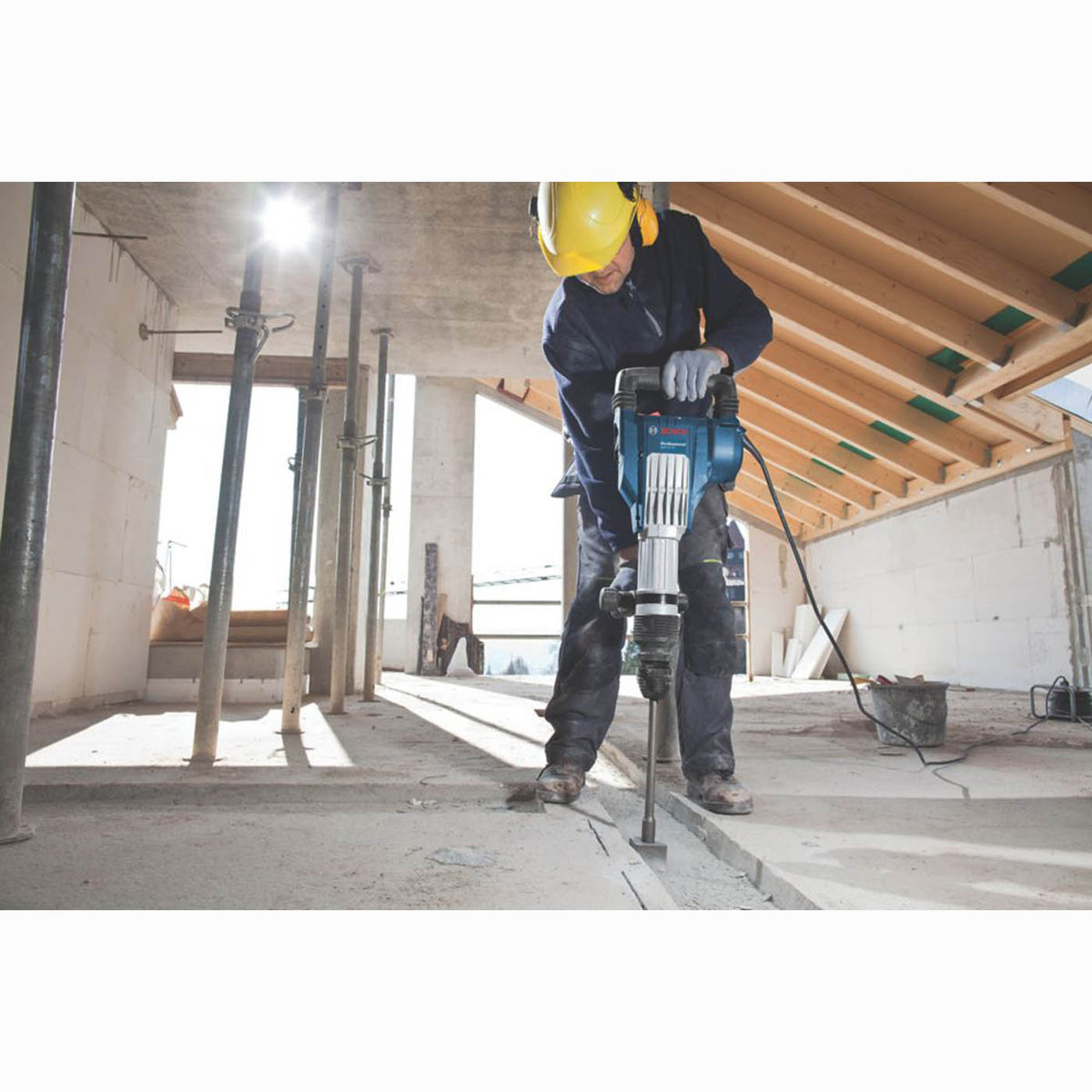 Bosch Concrete Breaker Electric Demolition Hammer 110V GSH11VC SDS Max 1700W - Image 4