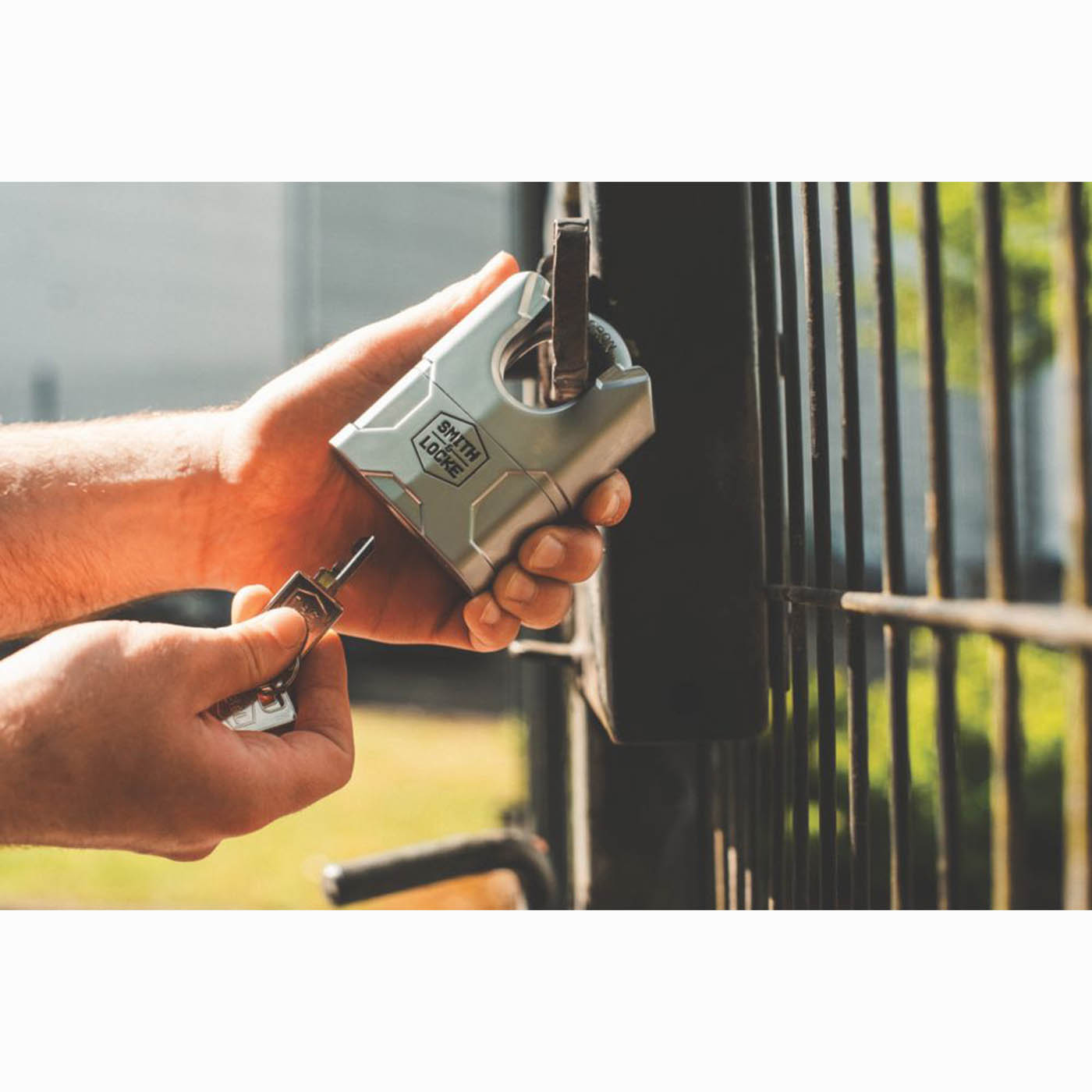 Smith & Locke Steel Water-Resistant Closed Shackle Padlock 70mm - Image 2
