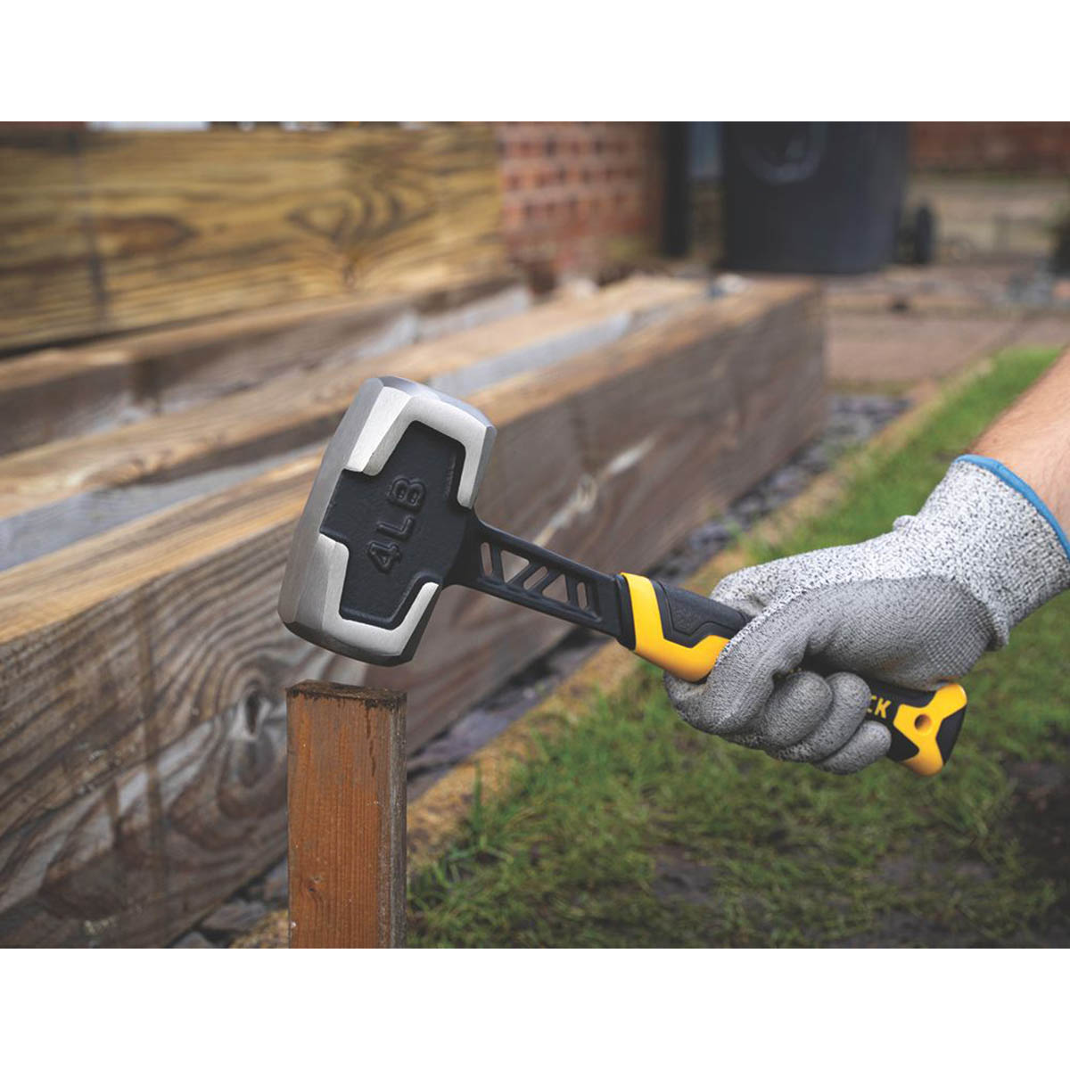 Roughneck Club Hammer Single-Piece Ergonomic Soft-Grip Handle 4lb (1.8kg) - Image 6