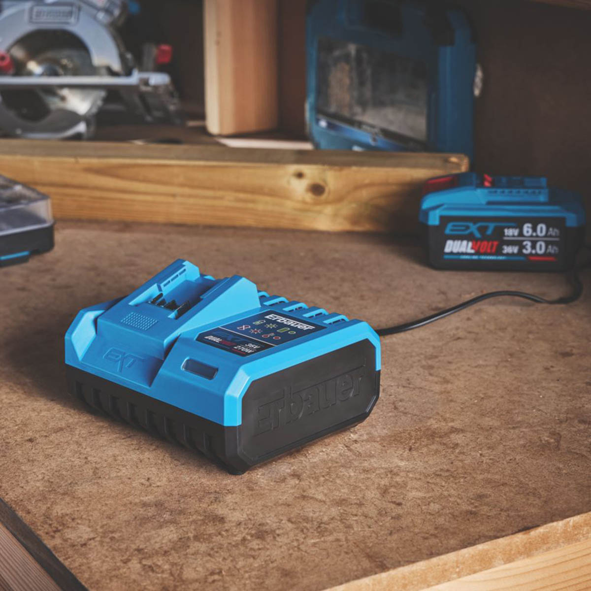 Erbauer Battery Fast Charger EXT Dual 36V/18V 12A Compact Powerful Lightweight - Image 3