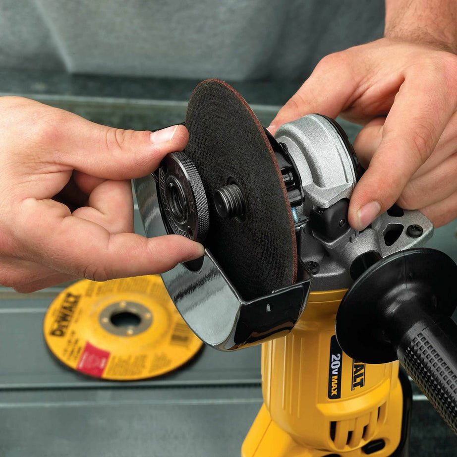 DeWalt Angle Grinder Cordless 18V 2x4Ah Li-ion DCG412M2-GB Compact 125mm - Image 3