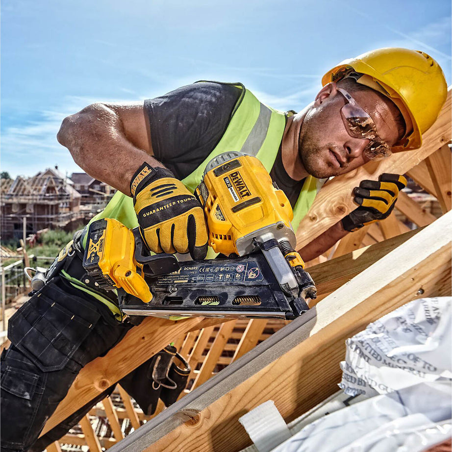 DeWalt Nail Gun Cordless 18V Li-ion DCN692N-XJ First Fix 90mm Compact Body Only - Image 7
