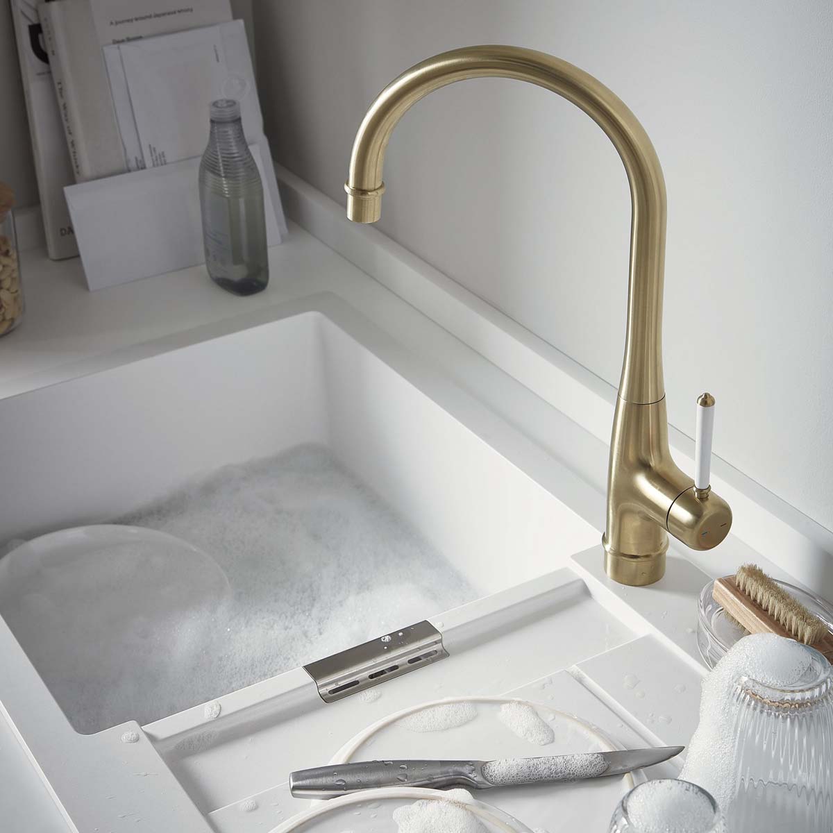 Kitchen Sink Tap Mixer Brass Single Side Lever Ceramic Cartridge Traditional - Image 2