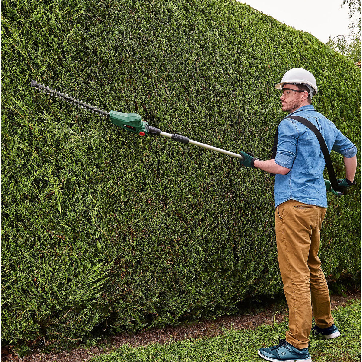 Bosch Cordless Hedge trimmer Universal Hedge Pole 450mm 18V 2.5Ah Li-ion Battery - Image 4