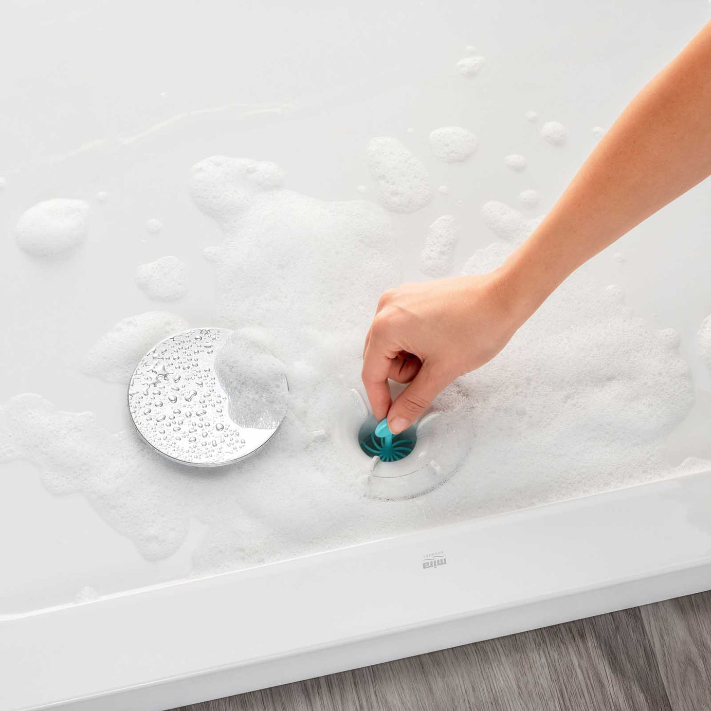 Mira Flight Low Gloss White Rectangular Universal Shower tray (L)1400mm (W)900mm (H) 40mm - Image 3