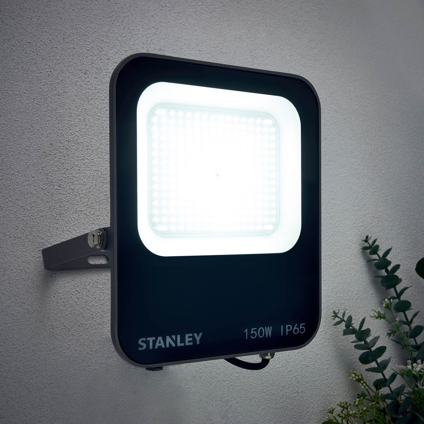 Stanley Floodlight Cool daylight LED IK10 Black Mains-powered Slimline 16500lm - Image 2