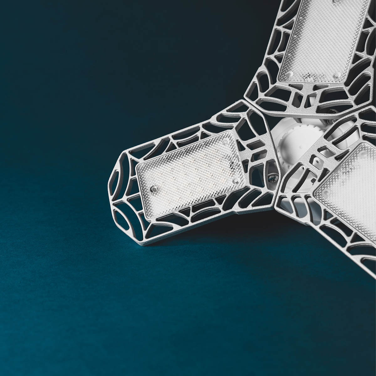 Nebo Work Light 3 Panels Integrated LED Adjustable Garages Basements 6000lm - Image 3