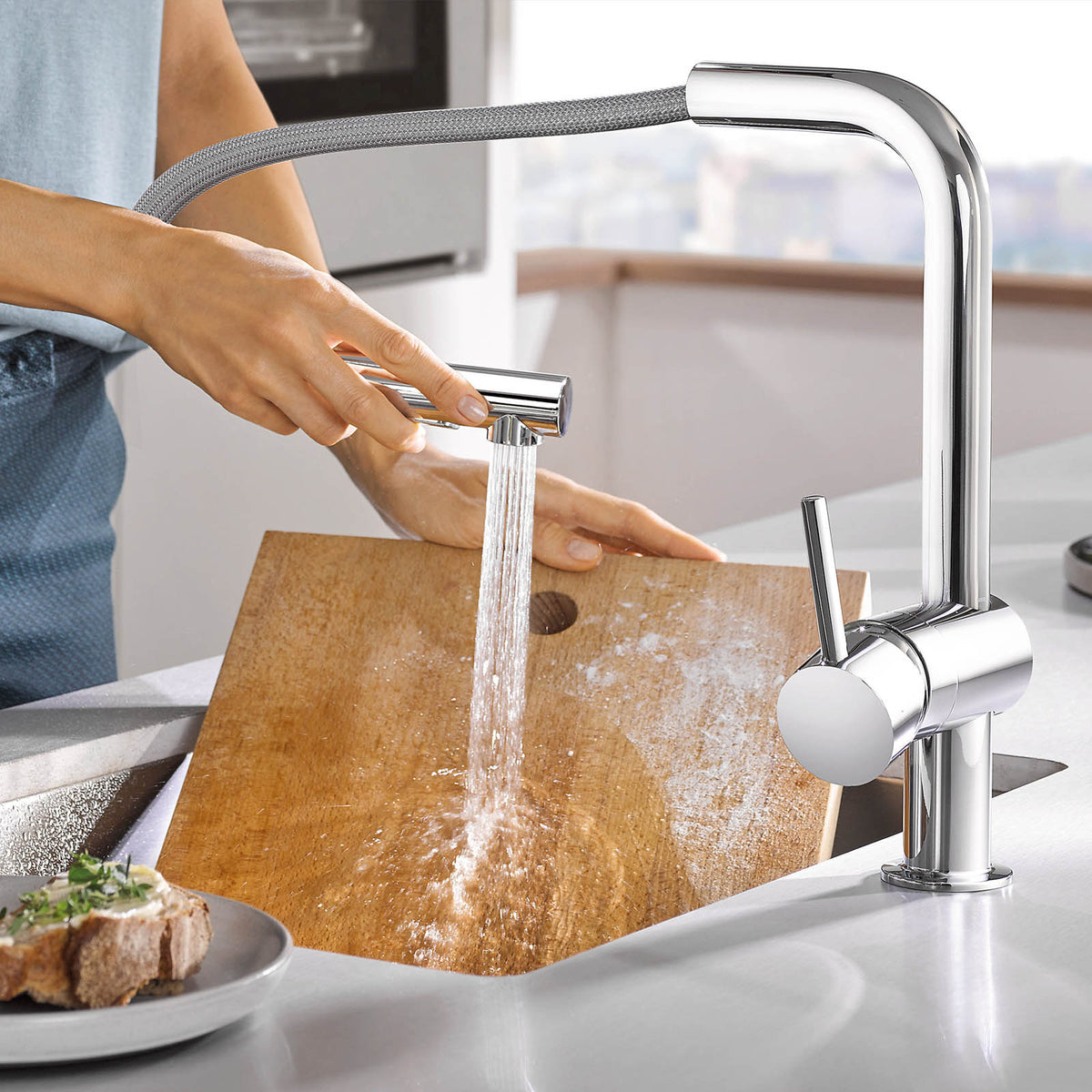 Grohe Kitchen Sink Tap Mixer Chrome Single Lever Pull Out Modern Faucet - Image 6
