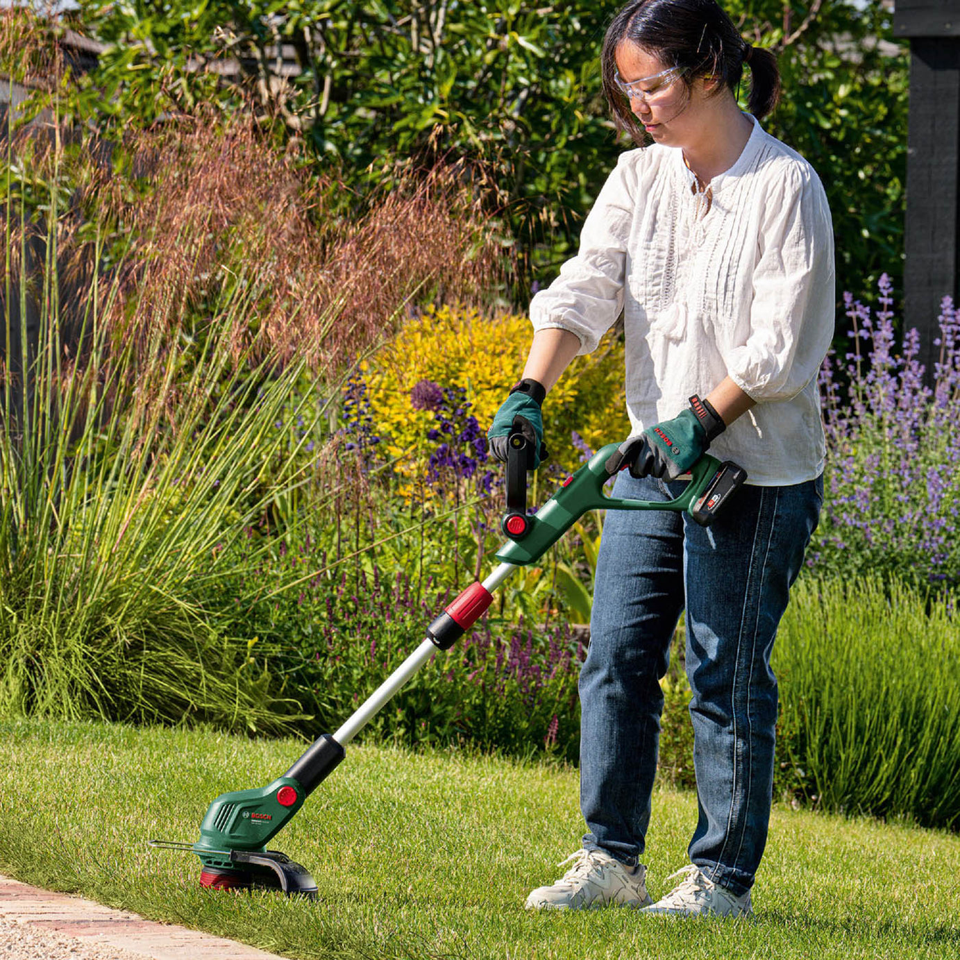 Bosch Grass Trimmer Cordless 18V Li-Ion UniversalGrassCut 18V-26-500 Body Only - Image 4