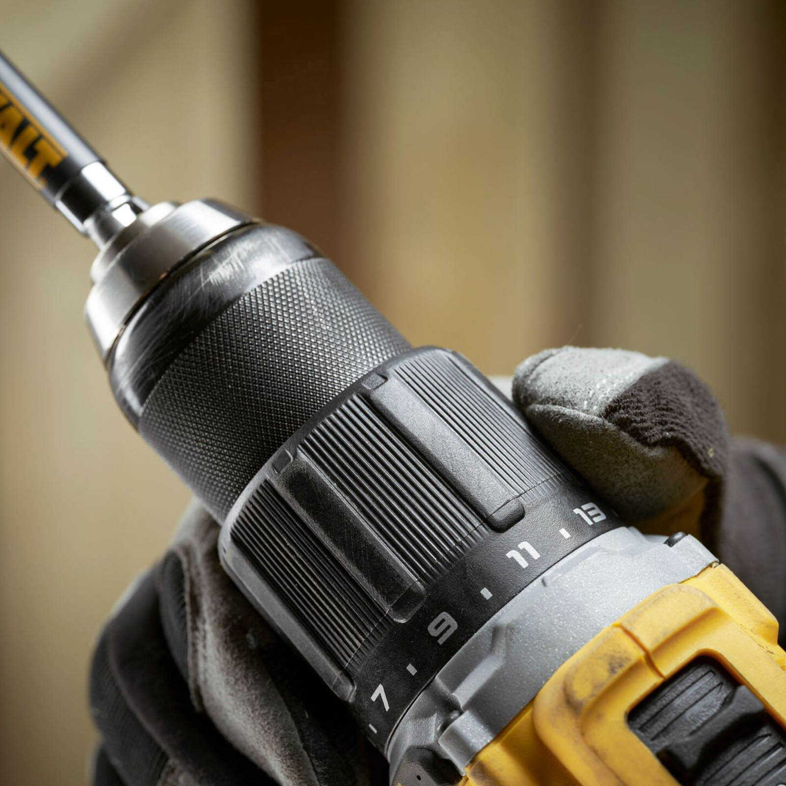 DeWalt 18V Li-ion XR Brushless Cordless Combi drill (1 x 5Ah) - DCD789P1T-GB - Image 6
