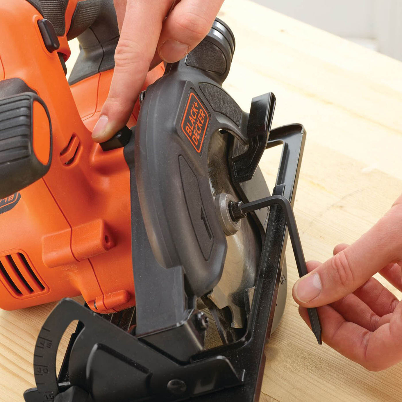 Black And Decker Circular Saw Cordless 18V Li-Ion BDCCS18N-XJ 140mm Body Only - Image 2