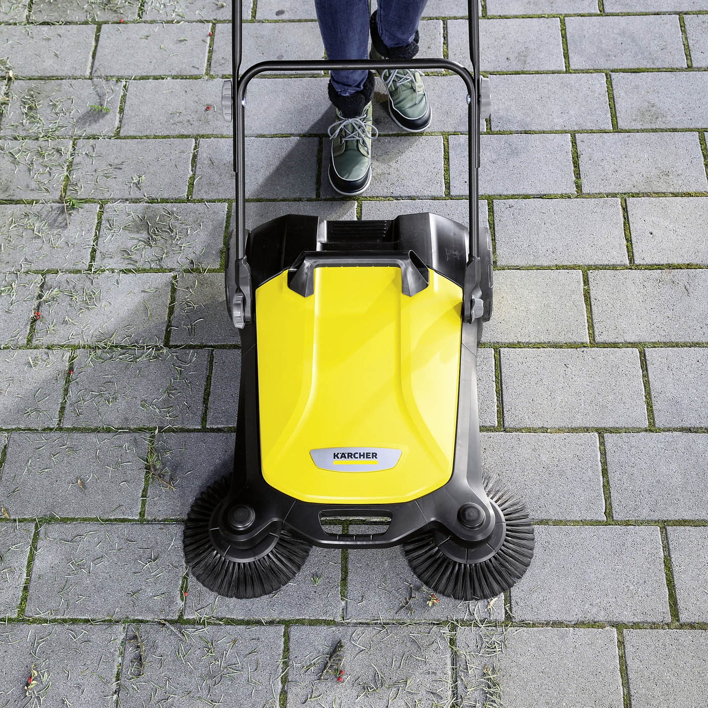 Kärcher S4 Twin Cordless Yellow Floor sweeper - Image 7