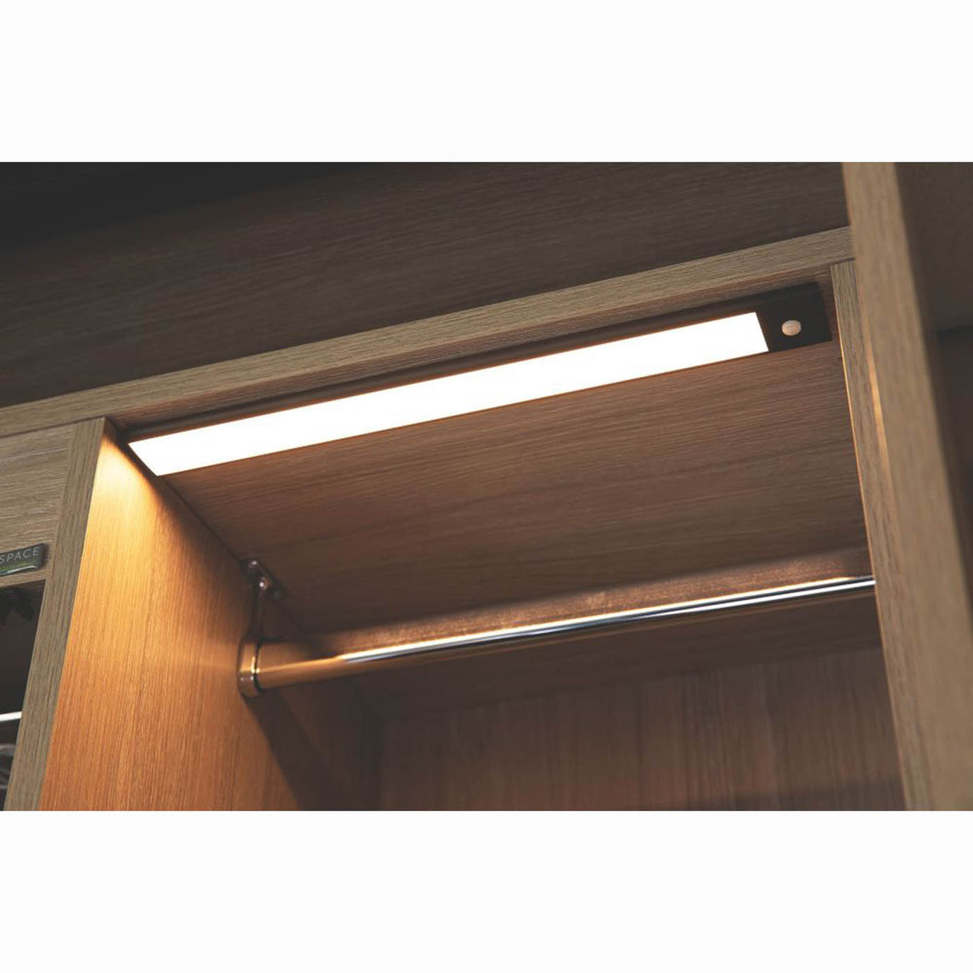 VEW LED Cabinet Light Bar 750mm Rechargeable Battery Black with PIR Sensor 450lm - Image 1