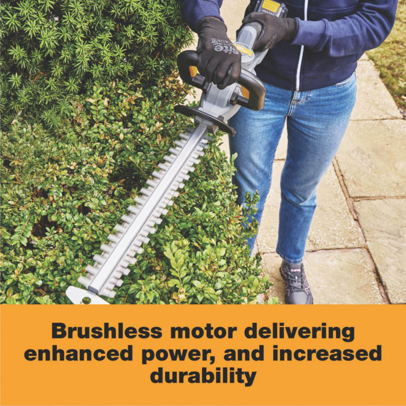 Titan Hedge Trimmer Cordless 8V 2.0Ah Li-Ion TTI1206GHT 45cm Garden Cutter - Image 4