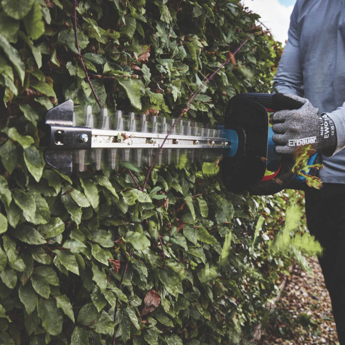 Erbauer Hedge Trimmer Cordless ERT1027GHT 60cm 36V Li-Ion EXT Body Only - Image 5