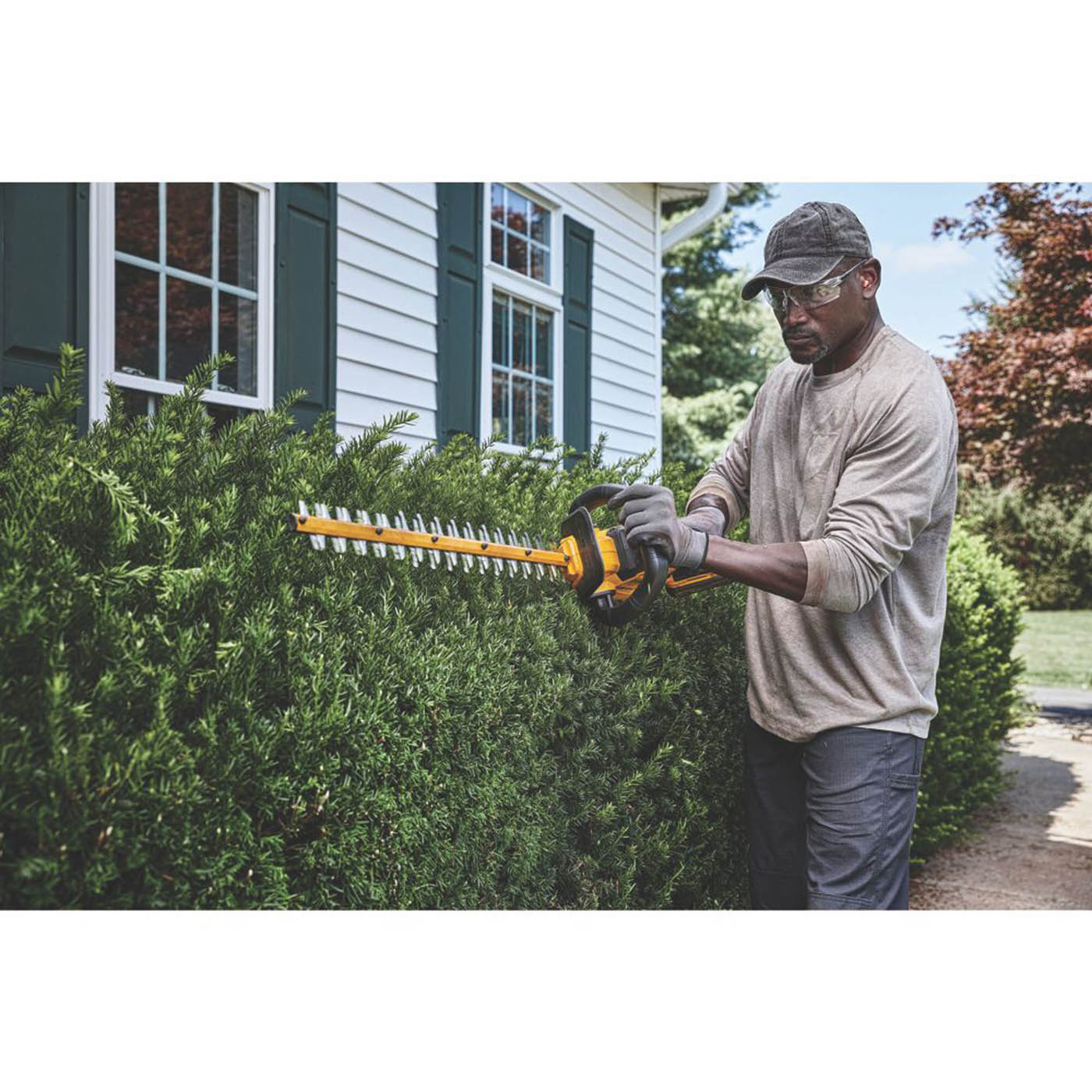DeWalt Hedge Trimmer Cordless 4V 9Ah Li-Ion DCMHT573X1-GB 65cm Garden Cutter - Image 4