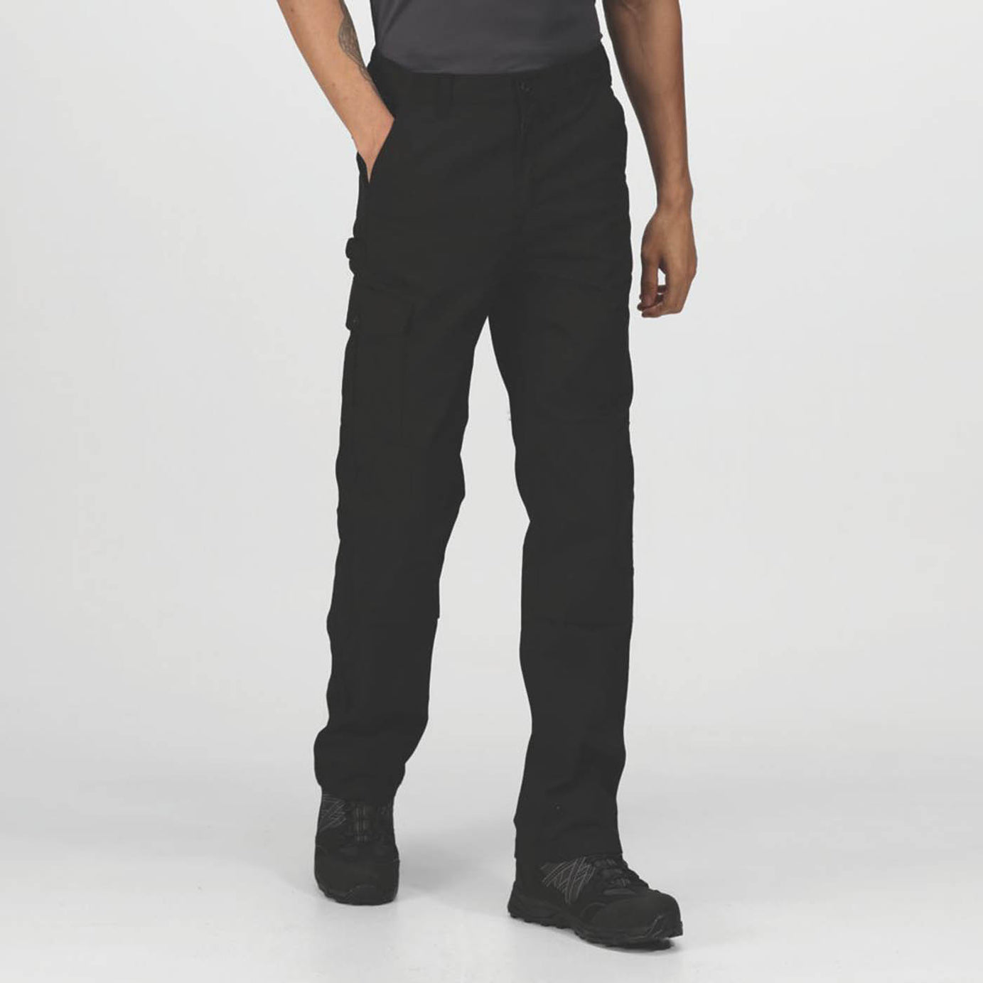 Regatta Pro Mens Work Trousers Black Cargo Classic Fit Multi Pockets 32" W 33" L - Image 3