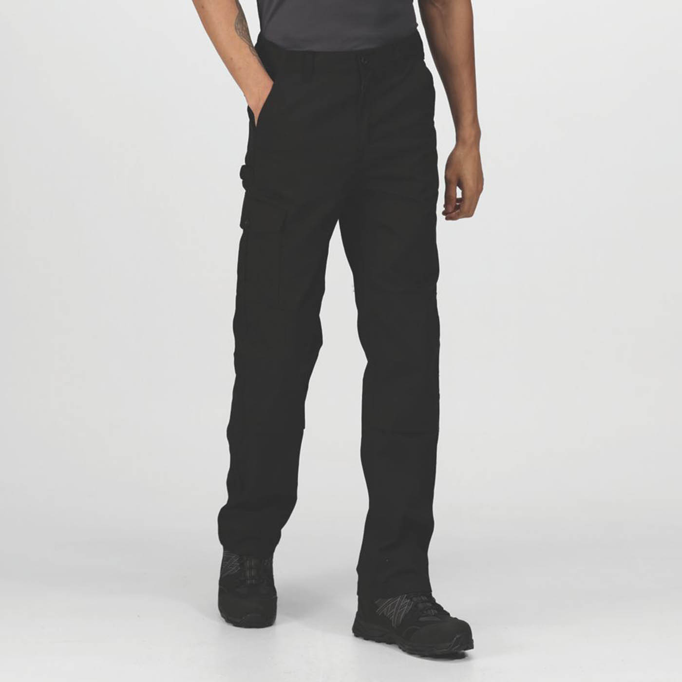 Regatta Pro Mens Work Trousers Black Cargo Classic Fit Multi Pockets 32" W 33" L - Image 3