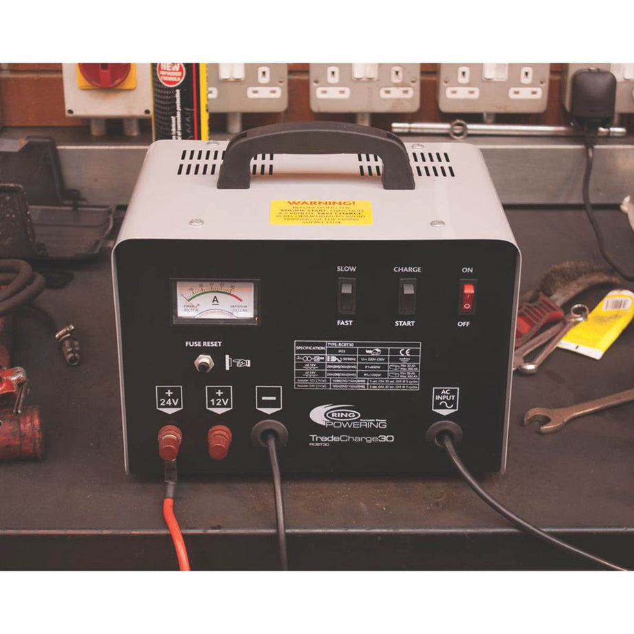 Ring Charger And Jump Start 12/24V RCBT30 Dual Voltage Indoor 30A Heavy Duty - Image 4