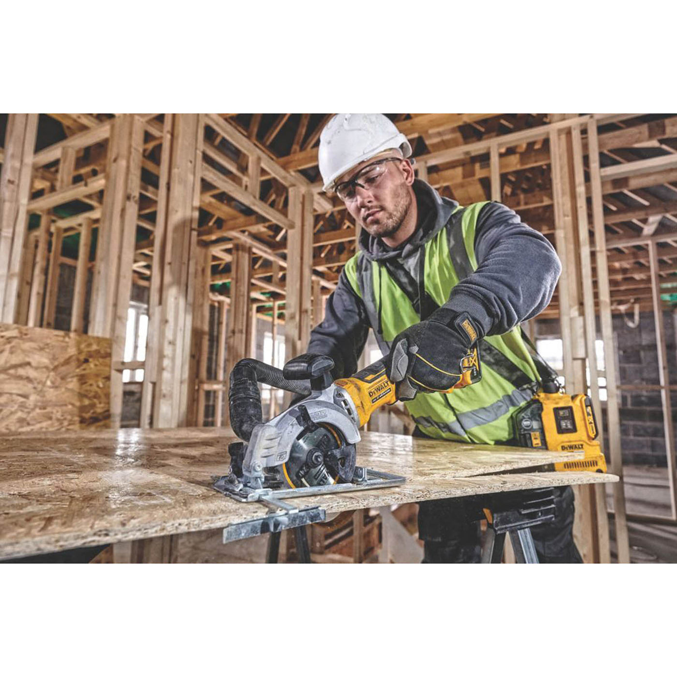DeWalt Circular Saw Cordless Compact DCS571N-XJ 115mm 18V Li-Ion Body Only - Image 5