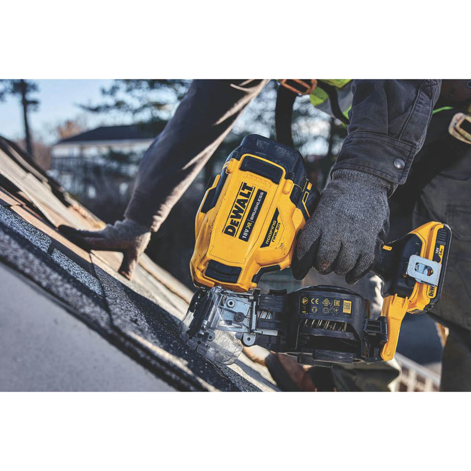 DEWALT Roofing Coil Nails Hot Dip Galvanised Heavy Duty 3.1mm x 32mm 1200 Pack - Image 2