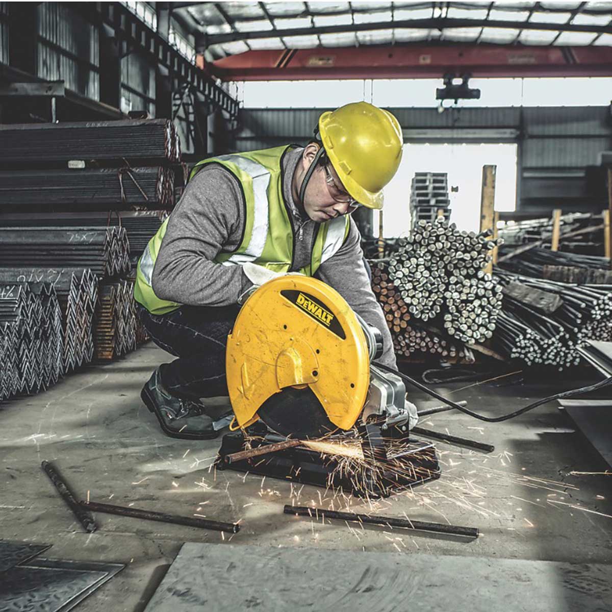 DeWalt Chop Saw Electric 110V D28730-LX Metal Cutting 355mm Heavy Duty 2300W - Image 4