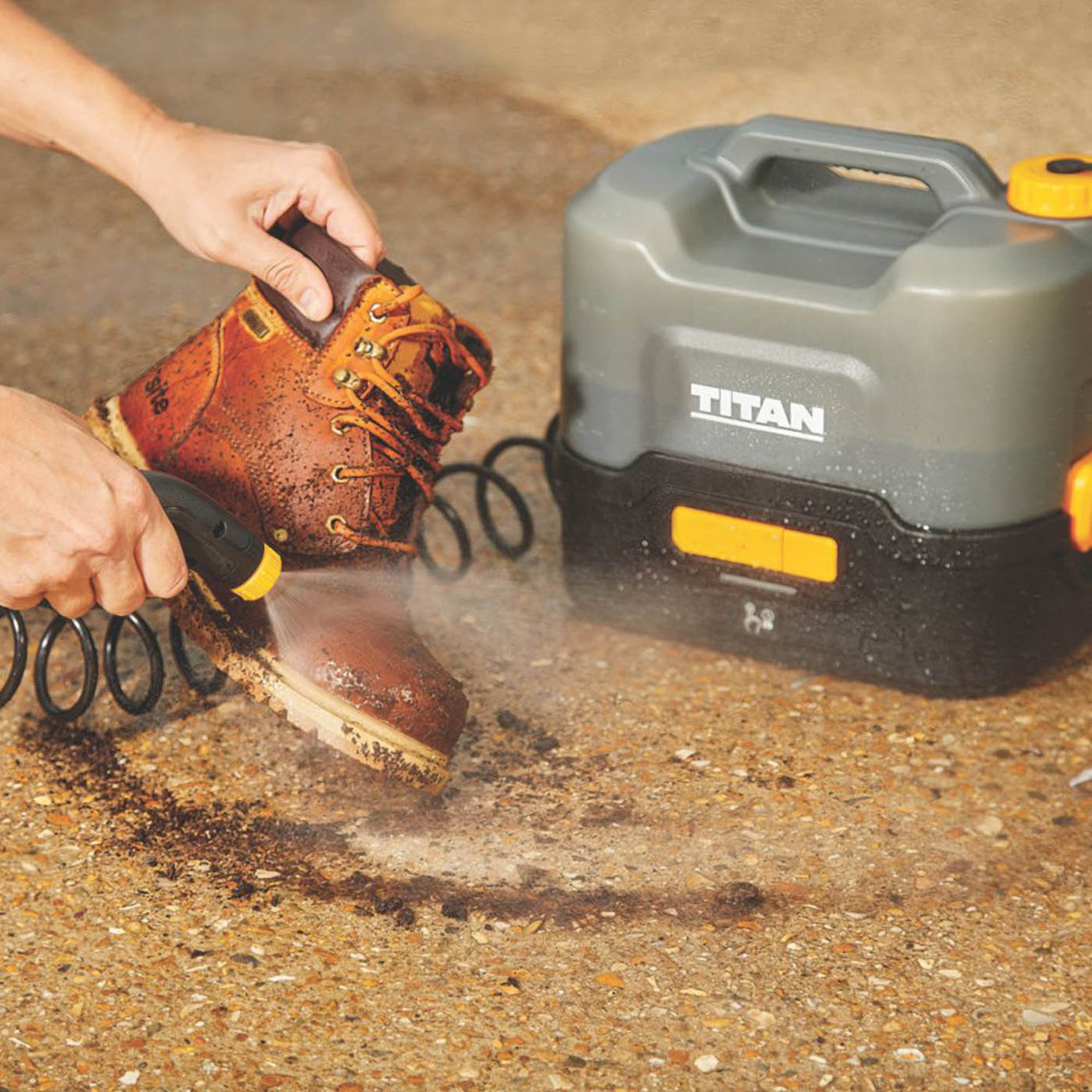 Titan Pressure Washer TTG1232PRW Cordless Portable 7bar 12V 1 x 2Ah Li-Ion - Image 6