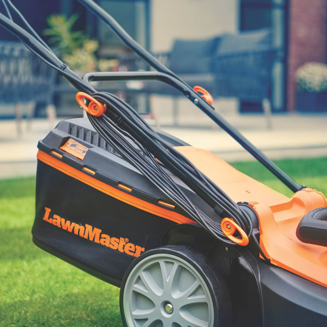 LawnMaster MEB1840M-01 1800W 40cm Electric Rotary Lawn Mower 220-240V - Image 4