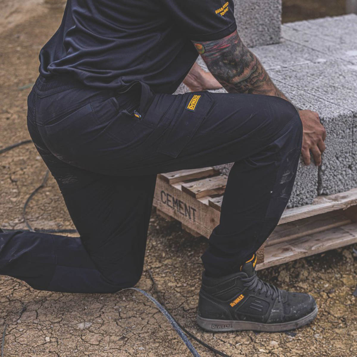 DeWalt Mens Work Joggers Black Breathable Slim Fit Pockets Large 34-42" W 31" L - Image 6