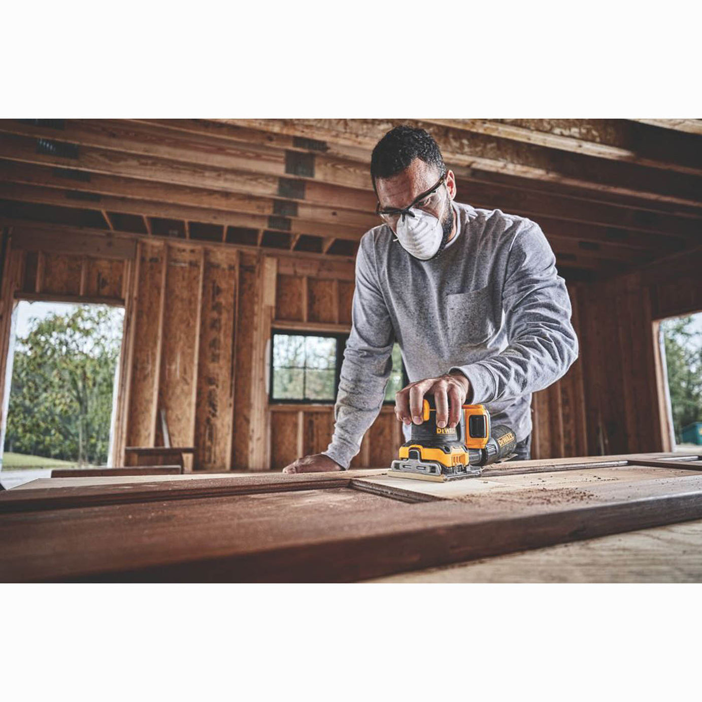 DEWALT Cordless Random Orbital Sander DCW200N-XJ 18V Li-Ion XR Body Only - Image 4