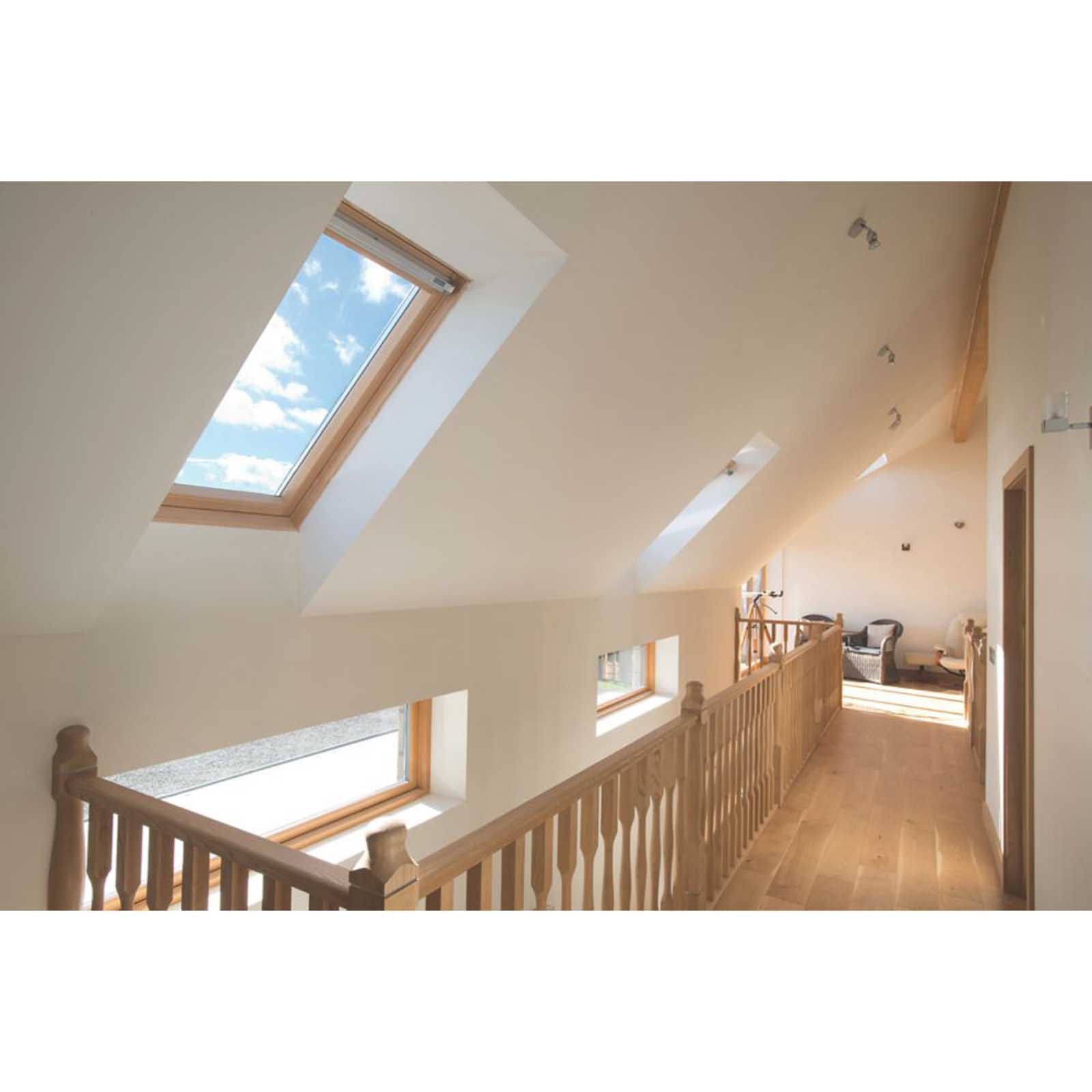 Keylite  Manual Centre-Pivot Grey & Pine Timber Roof Window Clear 550 x 980mm - Image 3