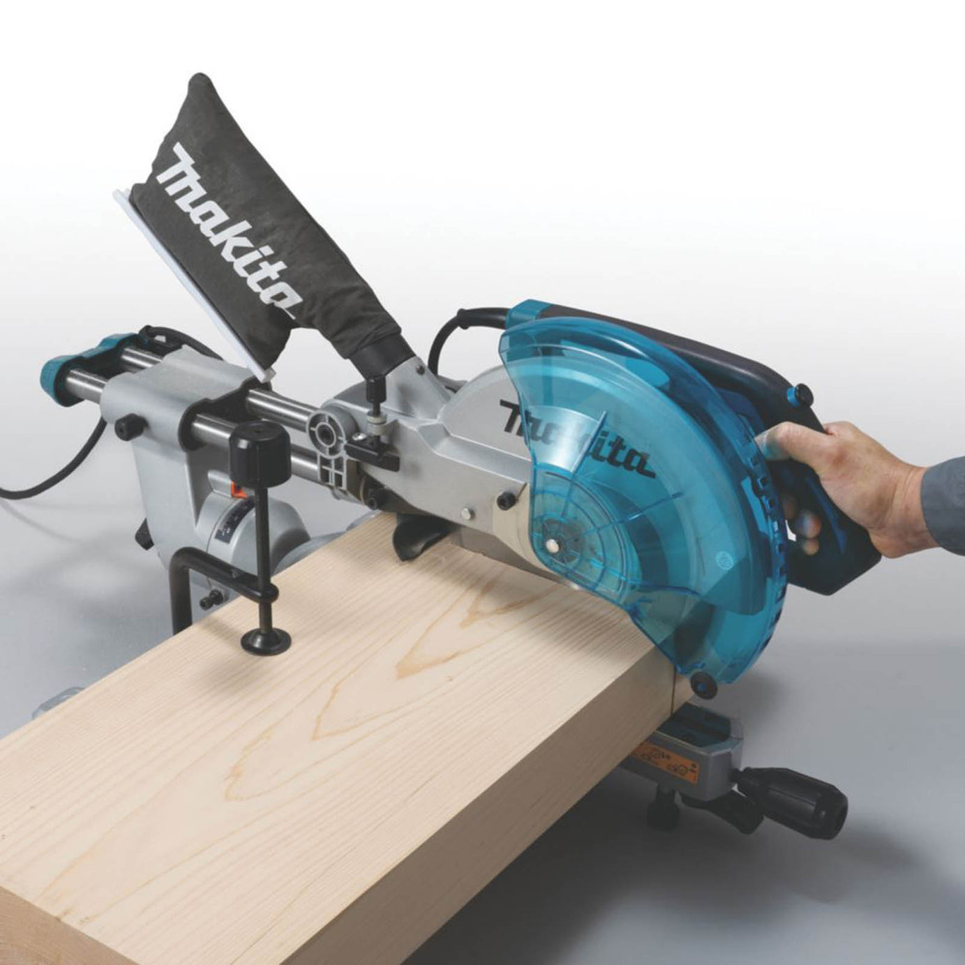 Makita Compound Mitre Saw Electric LS1110F/2 260mm Single-Bevel Sliding 1450W - Image 5