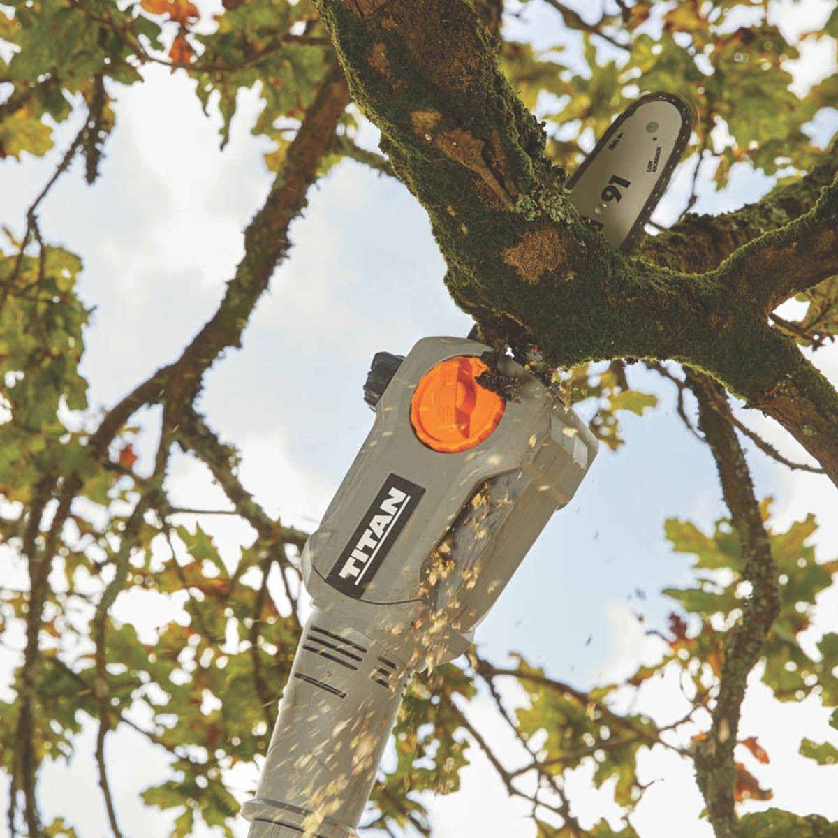 Titan Pole Hedge Trimmer Cordless 18V Li-Ion TXP Lightweight - Body Only - Image 5