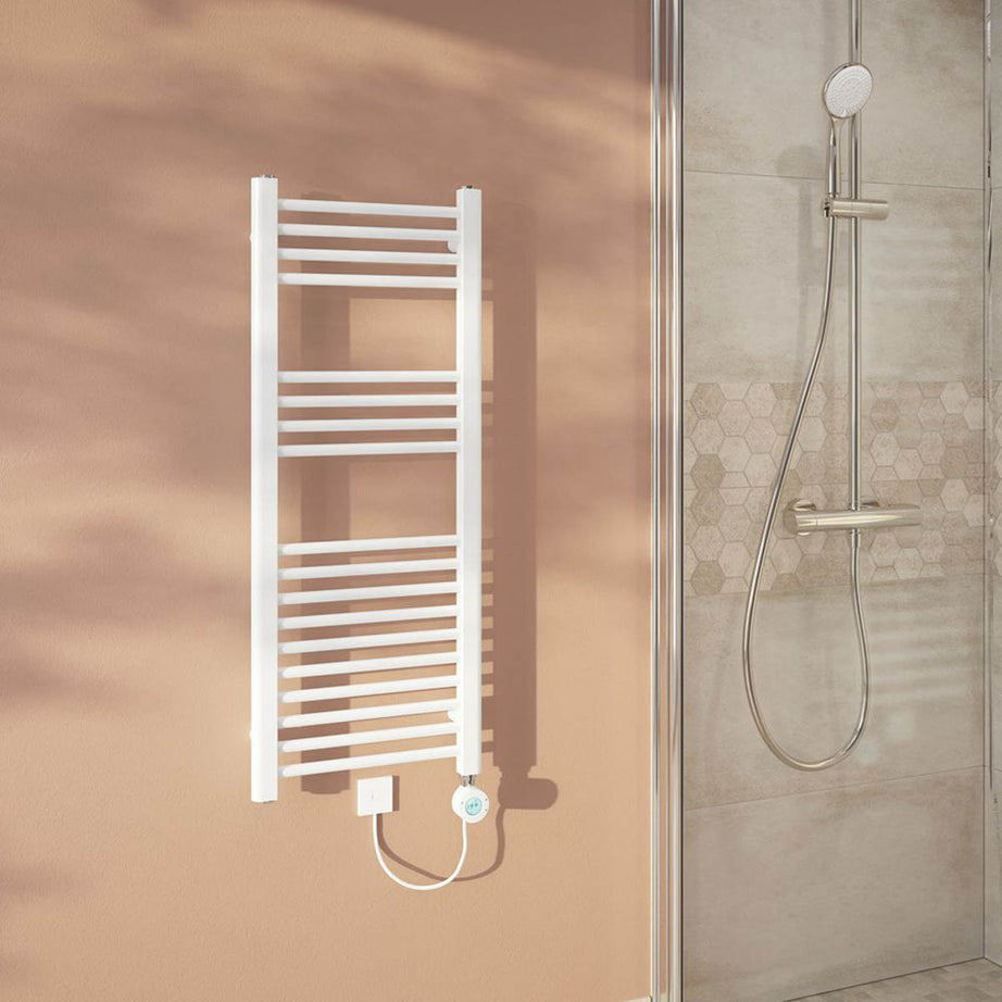 Flomasta Electric Towel Radiator Flat White Programmable 1000mm x 400mm 853BTU - Image 1